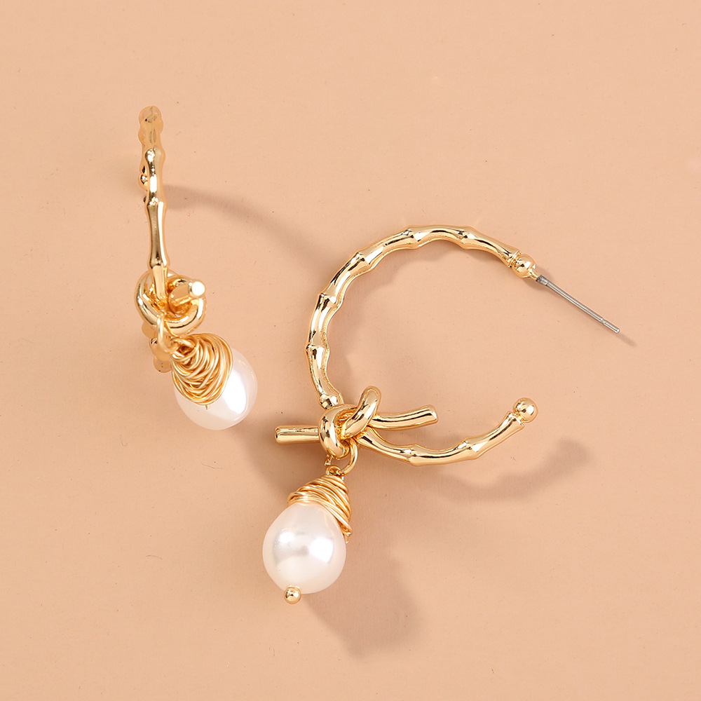 Fashion C-shaped Bamboo Knotted Hand-wound Pearl Earrings display picture 7