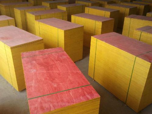 厂家直销批发工程建筑松木红模板防水循坏耐用品质好耐磨覆膜板