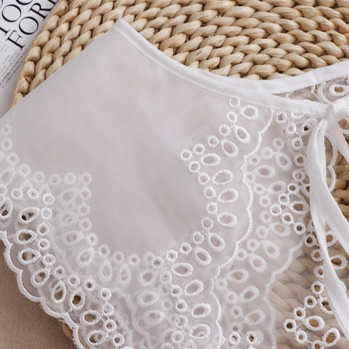 Age-defying magic~~ Embroidered large doll collar false collar