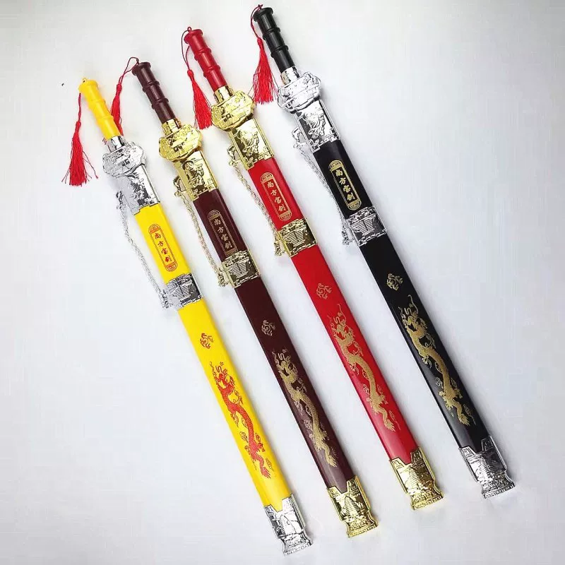 Factory wholesale Qīnglóng jiàn wǔshì mùdāo shàngfāng bǎojiàn tiānxià dìyī jiàn dìtān rèmài jǐngqū miàohuì wánjù