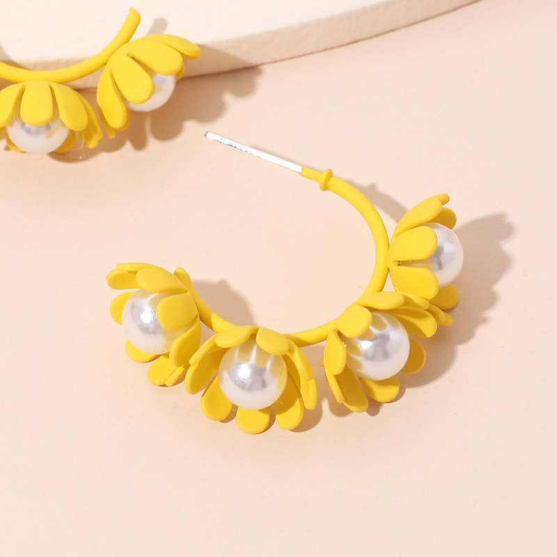 8g Weight Earrings Classification Wedding, Travel Occasion Flower Pattern Women'S Gender Rose Red, Purple, Green, Yellow Color Hot Sale Korea Candy Color Cute Flower Earrings C-shaped Wreath Childlike Pearl Earrings Wholesale Nihaojewelry 3