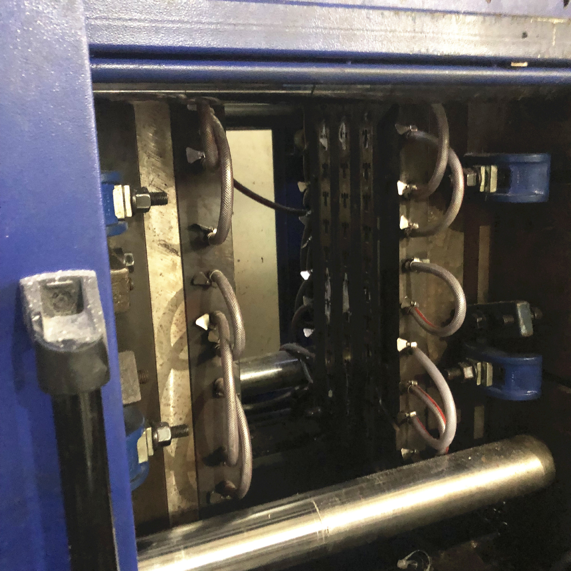 注塑加工定制塑料注塑模具定制挂条定制护角定制