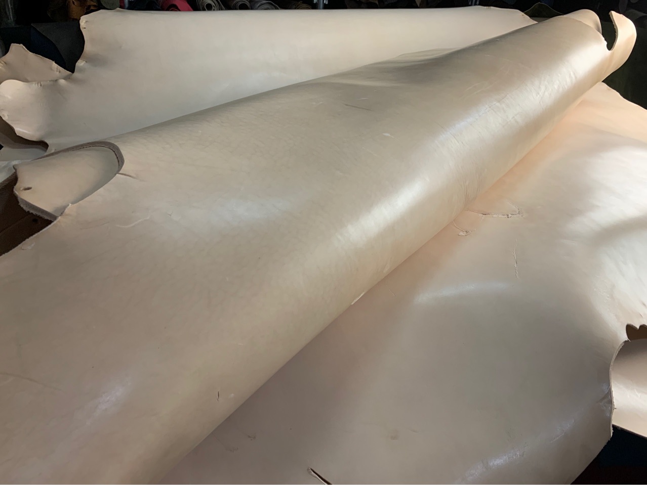 美国整张牛皮 原裁本色树膏皮植鞣革 4.0mm 40-50尺 雕刻皮栲胶皮