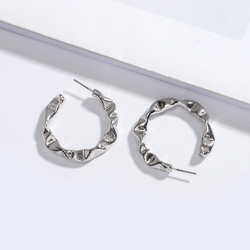 Fashion Simple Big Hoop Earrings display picture 6