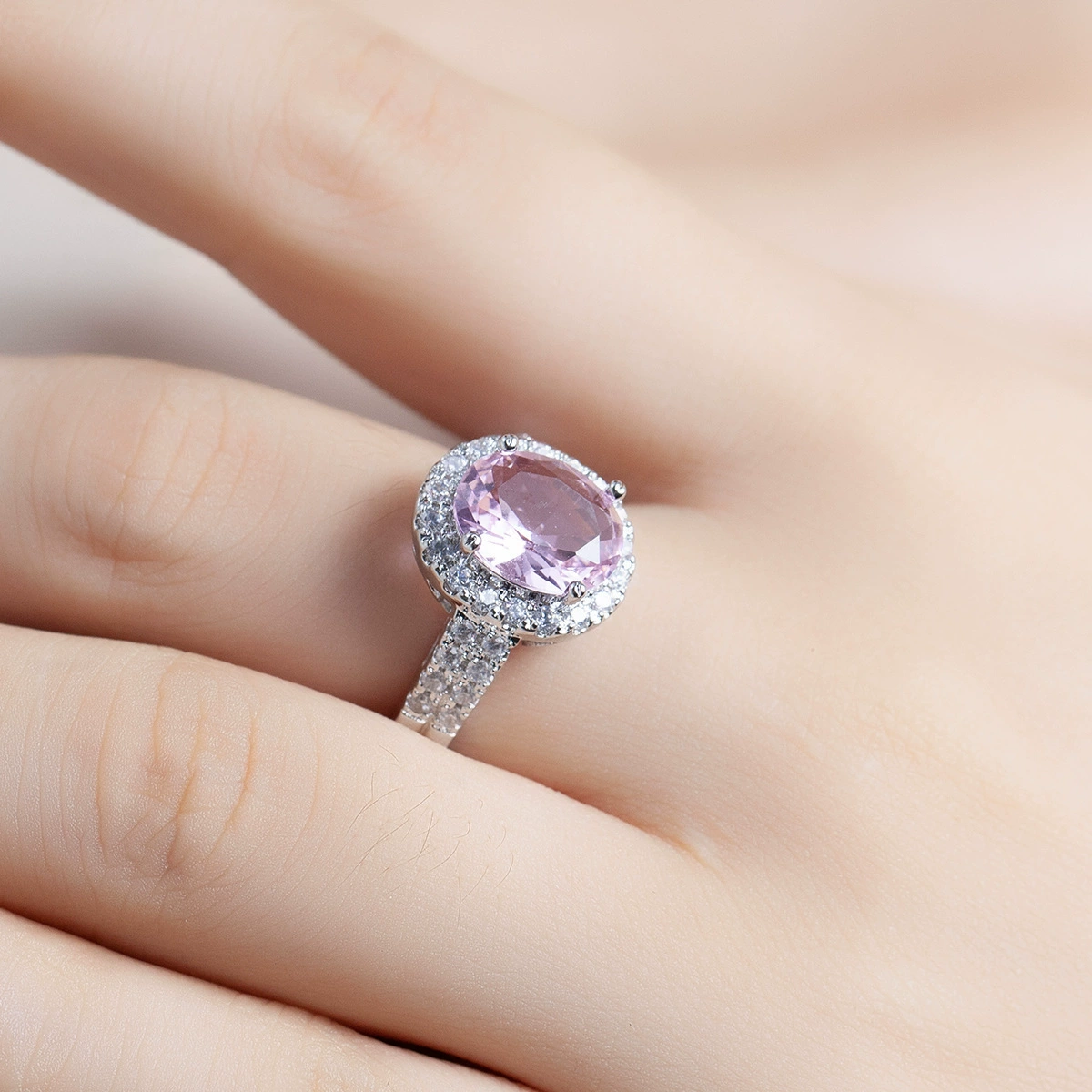 宝嘉利 Crystal, кольцо, фуксиевый цирконий, украшения, аксессуар, желание, европейский стиль