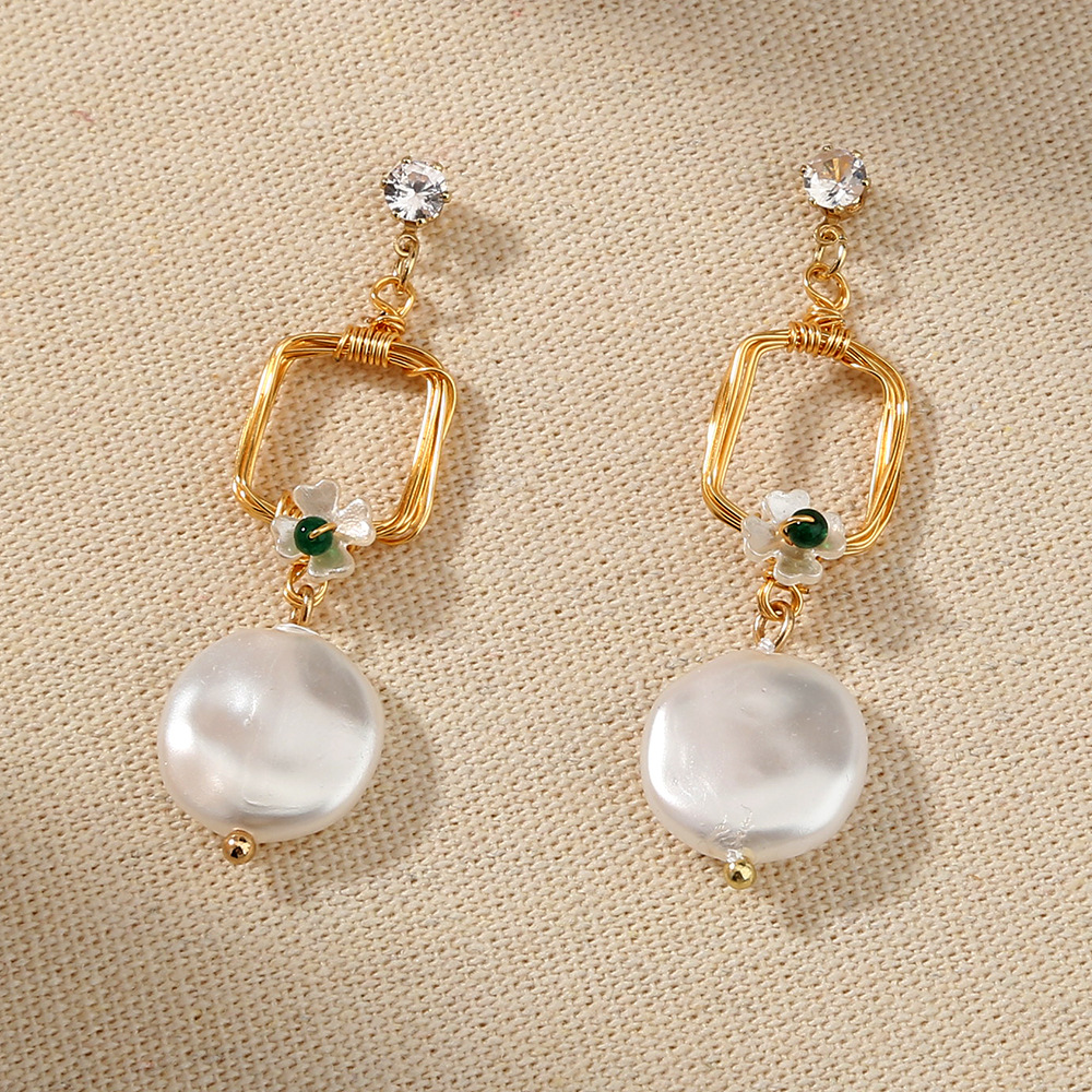 Boucles D&#39;oreilles Longues Pétales De Perles Rétro Simples 2020 En Gros display picture 4