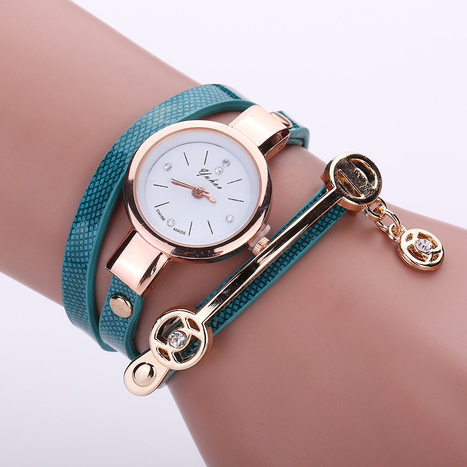 Correa De Moda Casual Pulsera De Cuerda De Tres Círculos Para Mujer Reloj De Moda De Cuarzo Al Por Mayor display picture 2