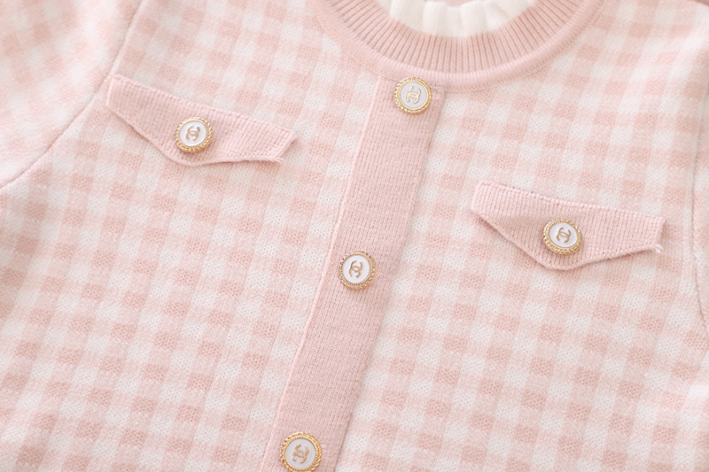 Girls' Small Fragrant Plaid 3-8 Wooden Ear Collar Knitted Cardigan Sweater Half Skirt Two piece Set_voghion.com