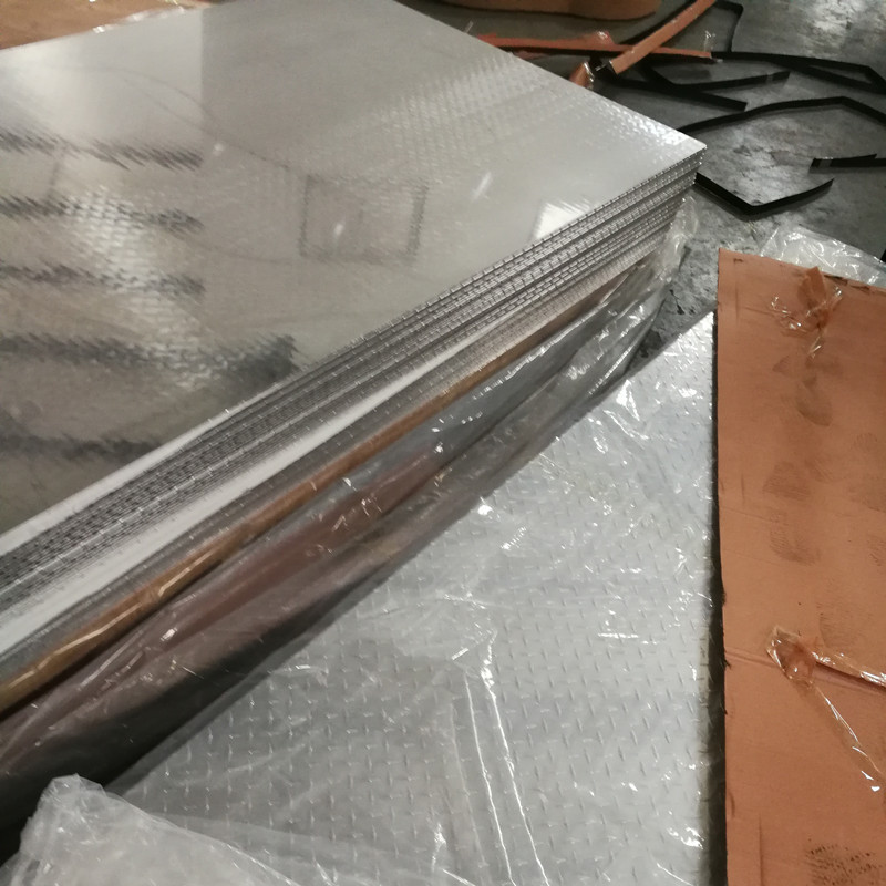 批发五条金花纹铝板、橘皮花纹铝板、指针花纹铝板，规格齐全。
