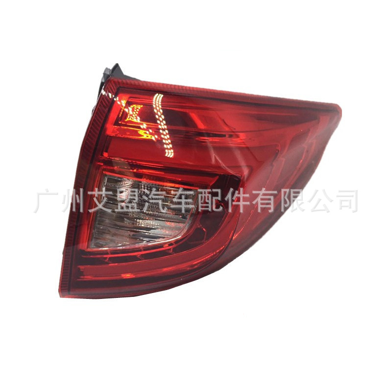 比亚迪宋后尾灯2