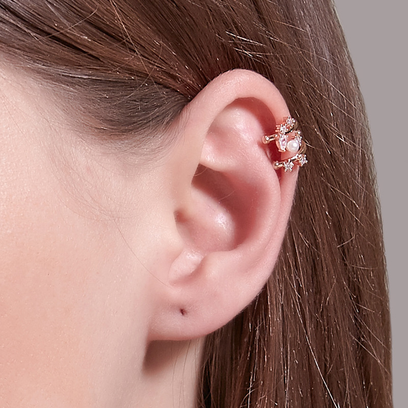 New Korean Pearl  Simple  Versatile Zircon Ear Clip Pierced Earrings Wholesale Nihaojewelry display picture 2