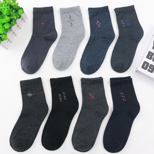 Individually packaged mid-calf socks for men, business casual socks, gift socks, street stall socks, wholesale men's socks