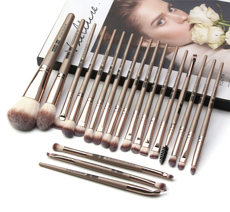 Makeup Brush Set Image 3