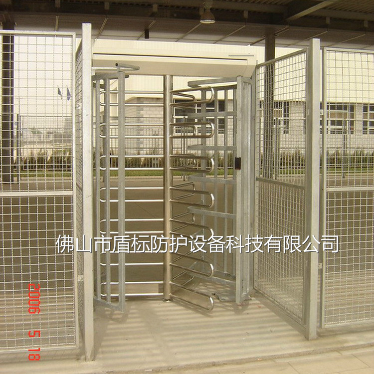 厂家供应三排栅栏旋转全高闸智能电控单向通道门工厂监狱十字转闸