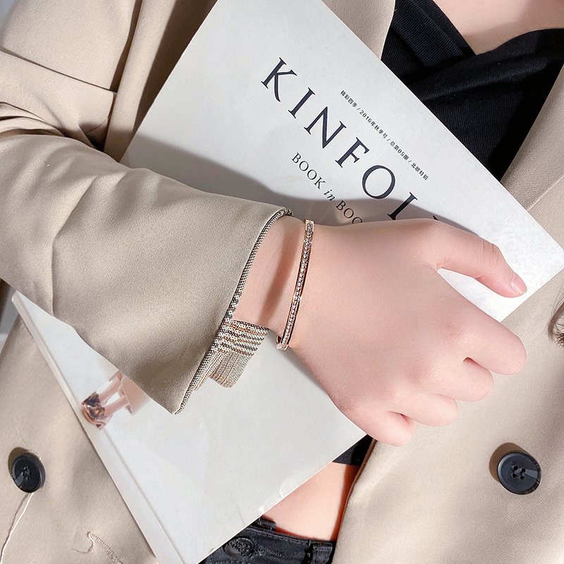 O1CN01H1USEM2FyEbAPWaYC_!!3474