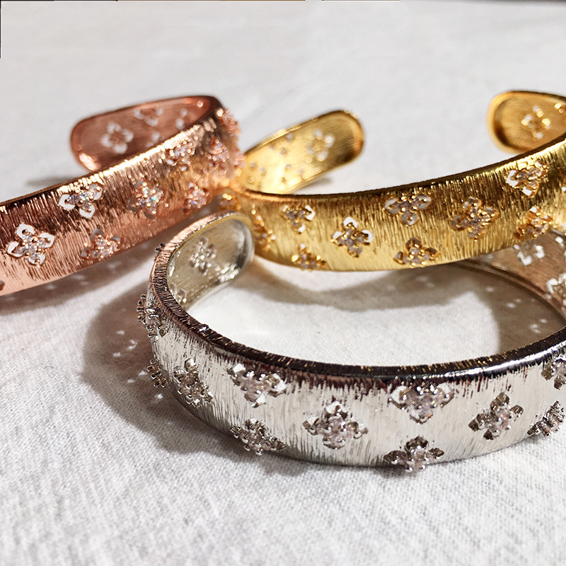 Diamond Four Leaf Flower Bracelet Vintage Style Hollow Bangle_voghion.com