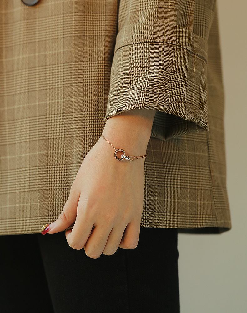 Koreanische Mode Titan Stahl Doppel Ring Mit Diamant Roman Digital Armband Weibliche Einfache Rose Gold Armband Armband Armband Schmuck display picture 7