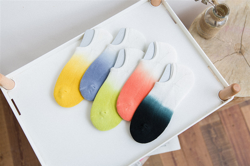 Hanging Dyed Semi-brushed Cotton Gradient Color Socks Boat Socks Wholesale display picture 13