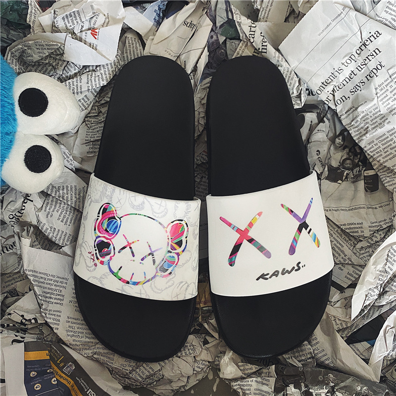 Internet celebrity slippers men's summer outdoor deodorant non-slip soft bottom personality outerwear ins trendy Korean casual sandals Internet celebrity slippers men's summer outdoor deodorant non-slip soft bottom personality outerwear ins trendy Korean casual sandals