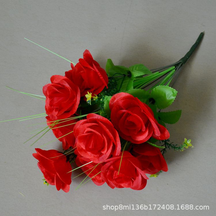 Chengdu flor de seda de simulación de alta calidad y barata 12 flores de mango de rosa de 42cm flores de mango de plástico de rosa de jardín falso