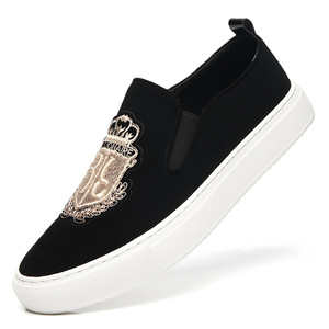 男鞋夏季新款潮流休闲鞋一脚蹬懒人乐福鞋英伦绣花套脚舒适潮鞋男