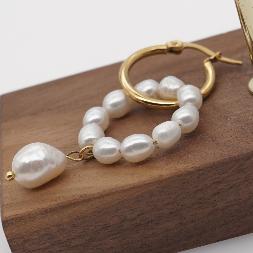 Hot Selling Mode Speziell Geformte Perlen Persönlichkeit Übertriebene Ohrringe display picture 4