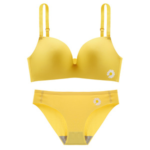 原创新品美背内衣女小胸聚拢调整型少女性感无钢圈薄款文胸罩套装