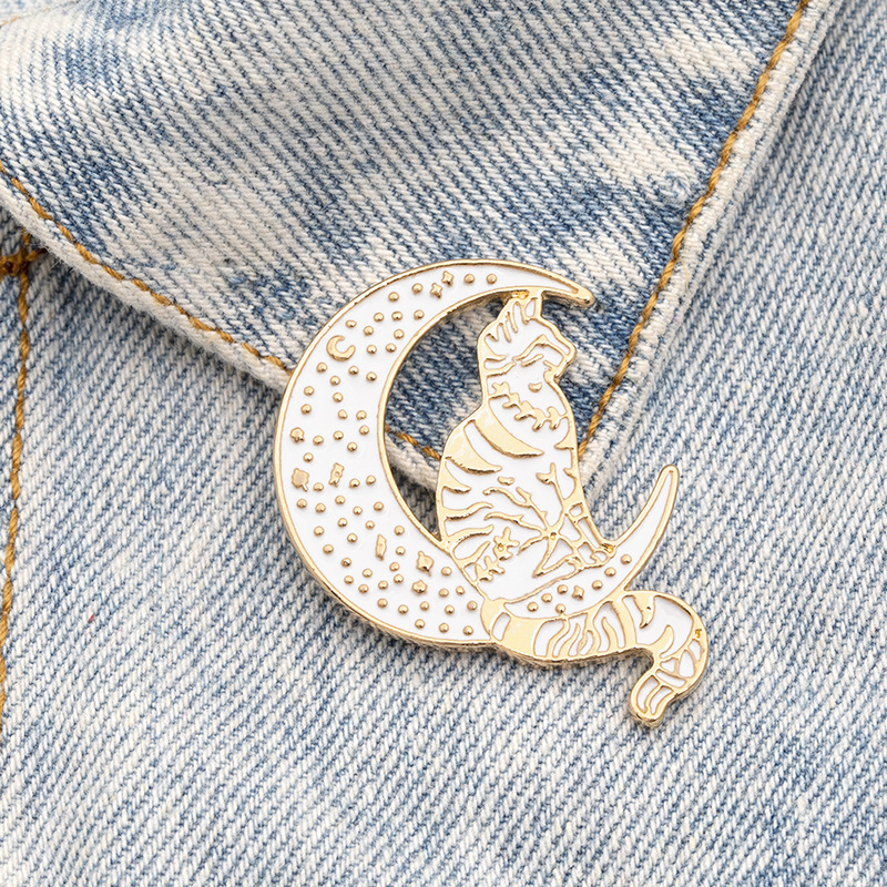 Nouvelle Broche Broche De Chat Mignon De Style Punk Assis Sur Le Badge De Cowboy De Lune En Gros display picture 9