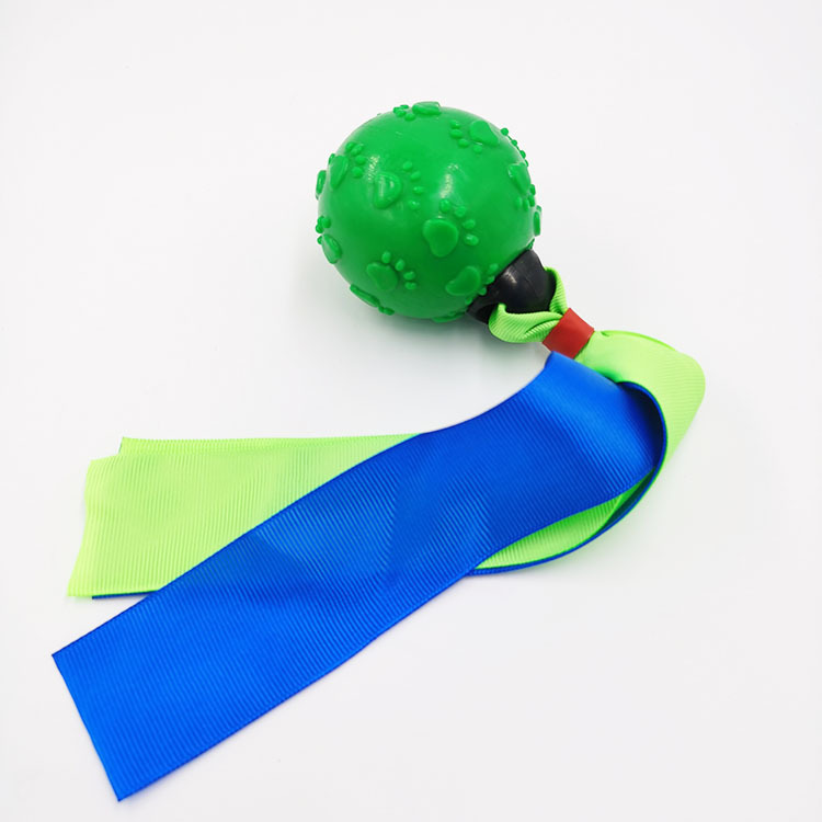 Nuevo suministro directo de fábrica Amazon mascota perro sonido juguete interactivo mordedura-resistente TPR cinta Bola de juguete al por mayor