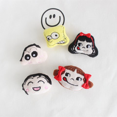 卡通毛絨公仔別針辛普森櫻桃小丸子蠟筆小新可愛胸針包包配飾輔料