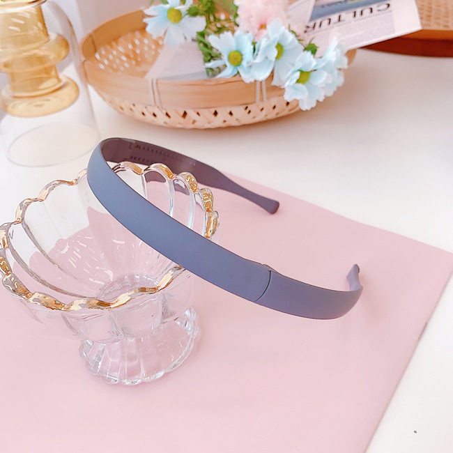 Korean Girl Color Folding Thin-edged Headband Simple Plastic Toothed Non-slip Headband Candy-colored Resin Wholesale Nihaojewelry display picture 3