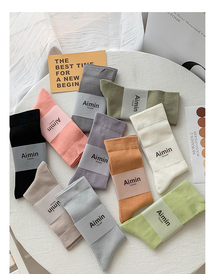 Women's Sweet Solid Color Cotton Crew Socks display picture 1