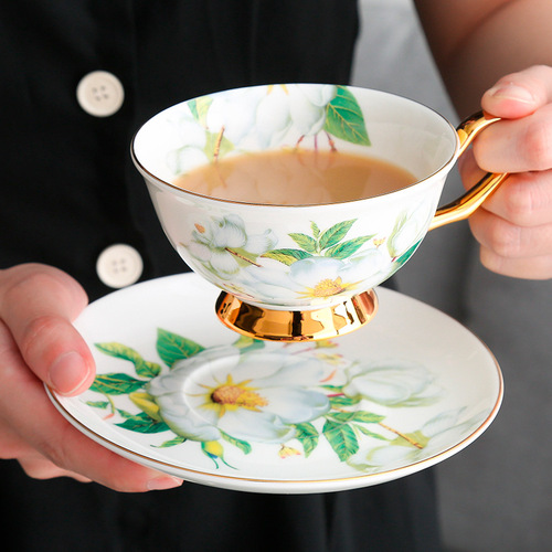 Factory wholesale Korean pastoral style bone china coffee cups and saucers ceramic British afternoon flower tea cups and saucers with spoons cross-border