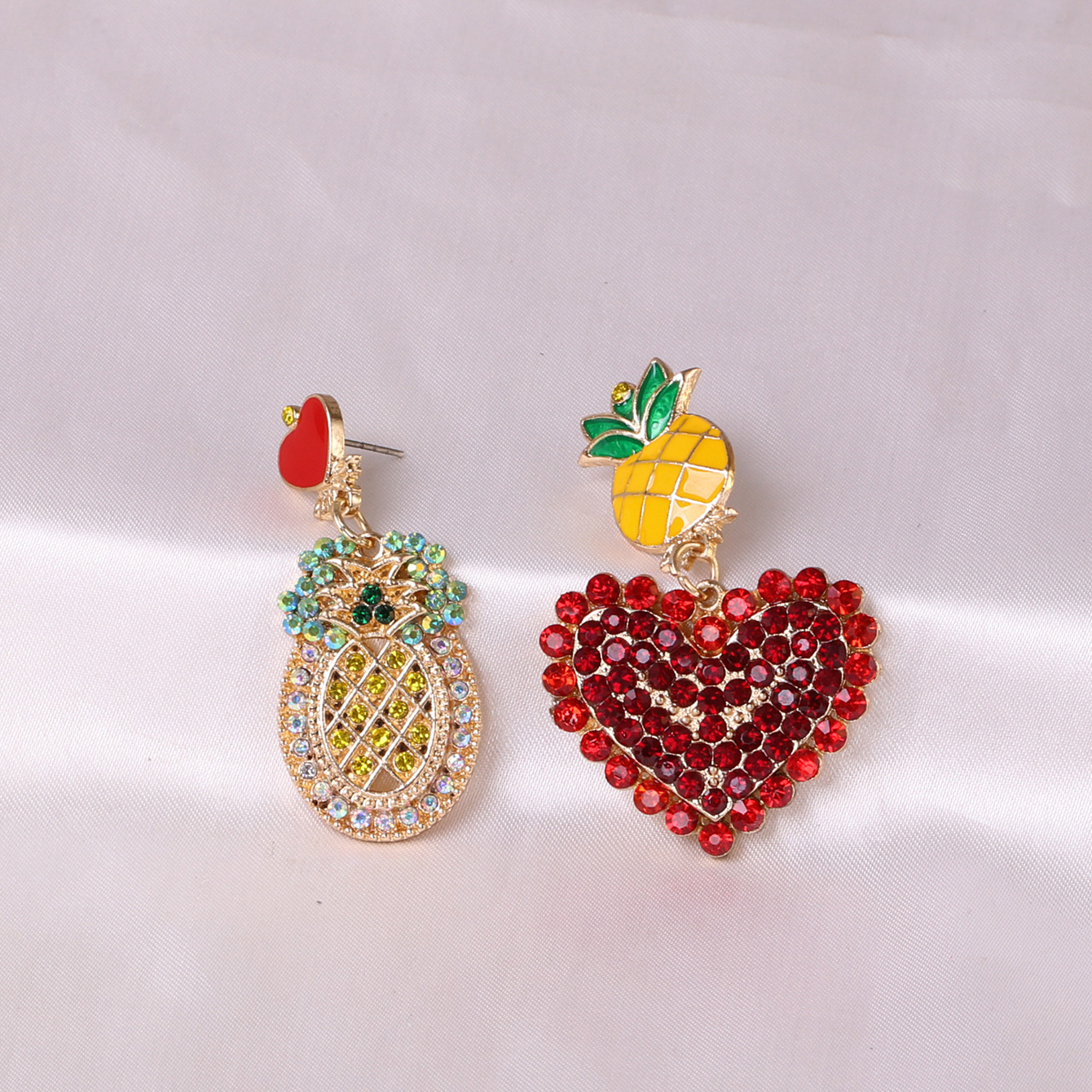 Pendientes De Botón Asimétricos Para Mujer En Forma De Corazón De Fruta De Piña Exagerada Geométrica display picture 5