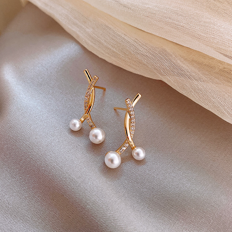 925 Silver Needle Simple  Small Cross Pearl Korean New Trendy Alloy Earrings For Women display picture 1