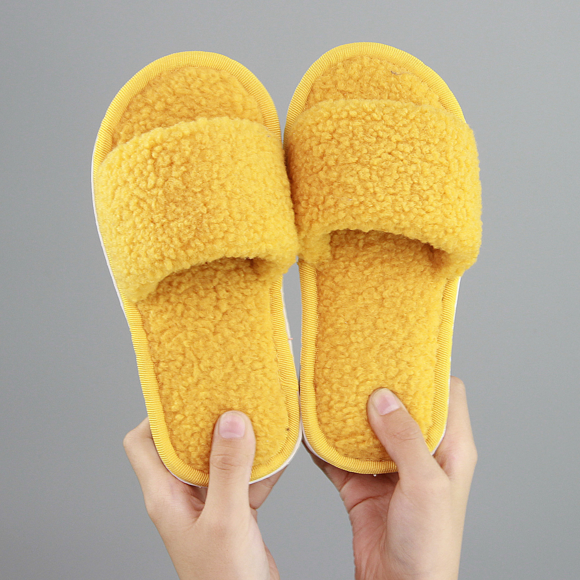 2020 Autumn and winter children Cotton slippers new pattern indoor non-slip Home Furnishing lovely Lambswool men and women Wool slippers