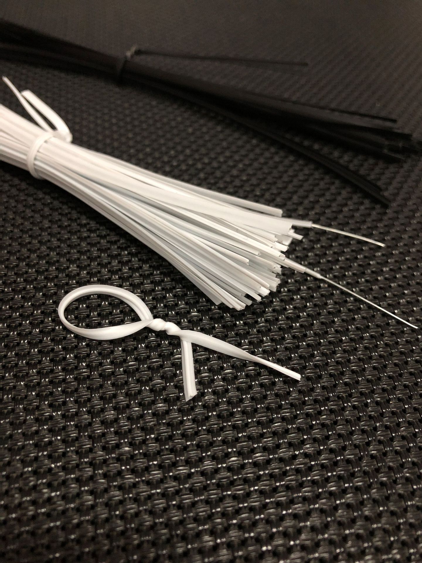 单面有铁芯环保扎带PE/PVC材质常用铁丝0.45MM