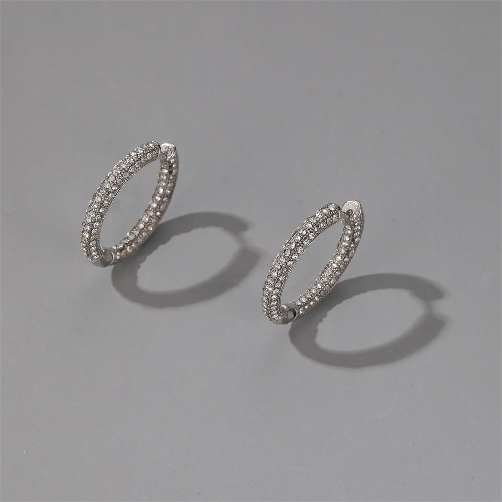 New Fashion Exaggerated Thick Circles 3 Rows Of Shiny Zircon Earrings Exquisite All-match Earrings Wholesale Nihaojewelry display picture 8