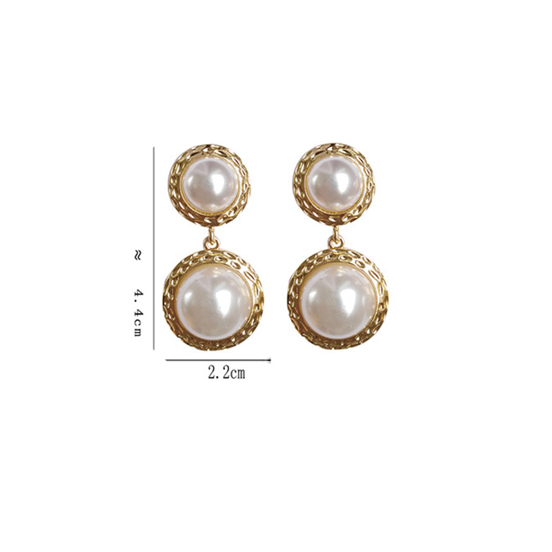 Sterling Argent Aiguille Coréenne Style Élégant Lady Ronde Baroque Sterling Silver Pearl Boucles D'oreilles Tout-allumette Femelle Simple Boucles D'oreilles Boucles D'oreilles display picture 1