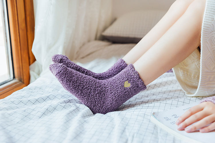 Autumn and winter solid color coral fleece tube women's socks NSFN9365