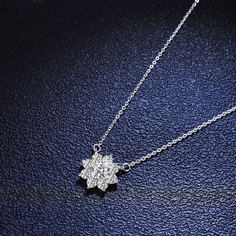 Simple Style Flower Sterling Silver Inlay Moissanite Zircon Pendant Necklace display picture 3