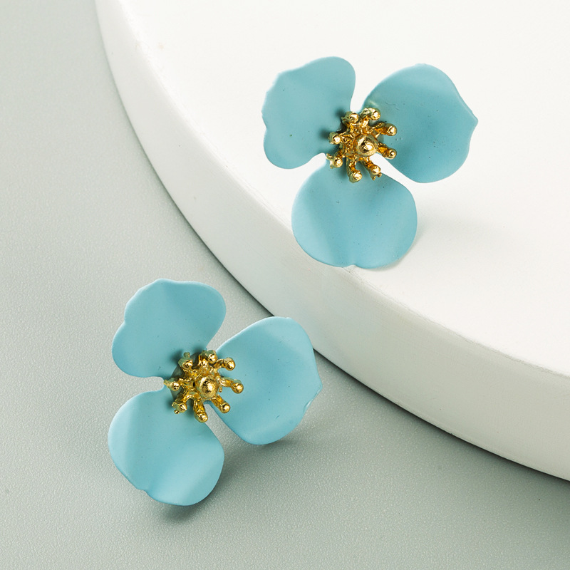 Fashion Exquisite Flower Alloy Earrings display picture 5