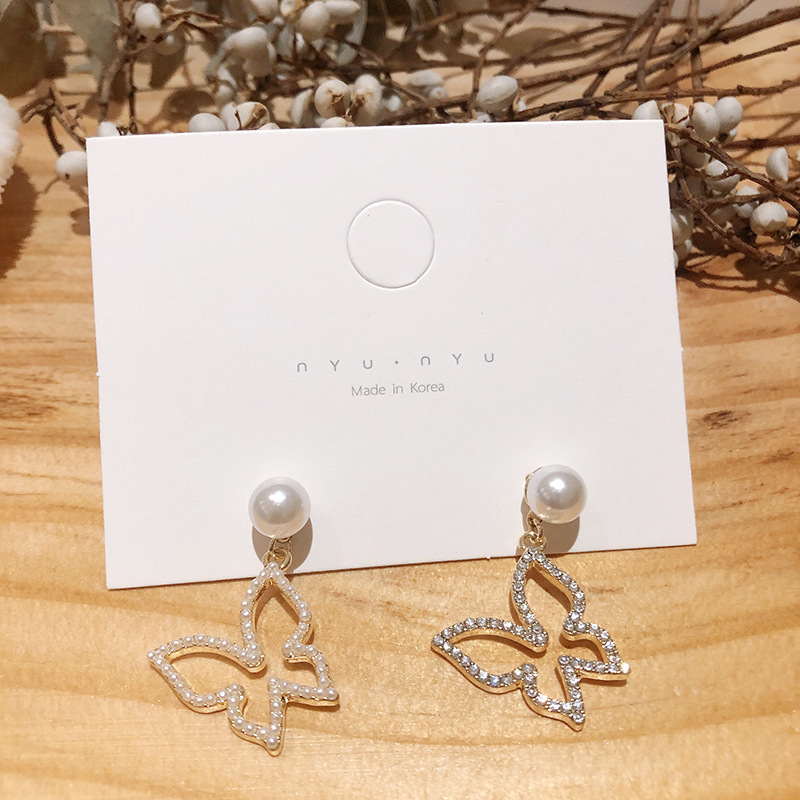 Fresh Asymmetric Butterfly Pearl Rhinestone Earrings Sterling Silver Needle South Korea Dongdaemun Graceful And Fashionable Cute display picture 5
