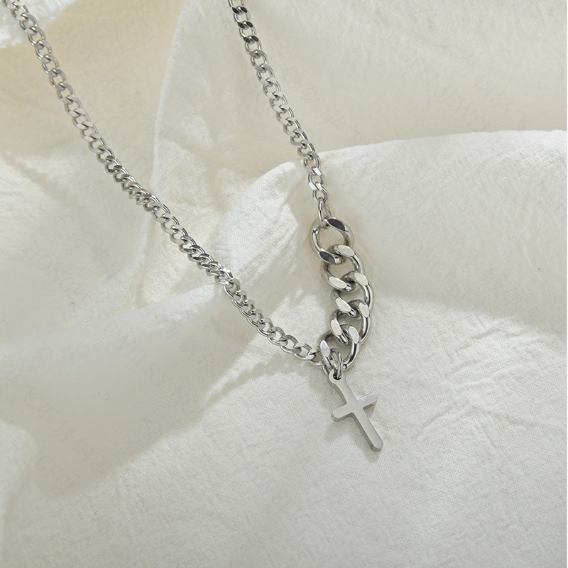 Korea Ins Nischen design Mode Retro Kreuz Halskette Titan Stahl einfache kurze HipHop Halskette Schlsselbein kettepicture4