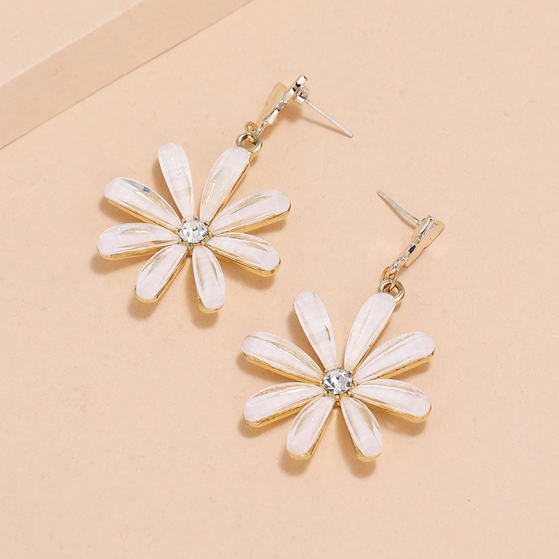 Korean Simple  Fashion S925 Daisy Butterfly Flower Earrings Wholesale Nihaojewelry display picture 4