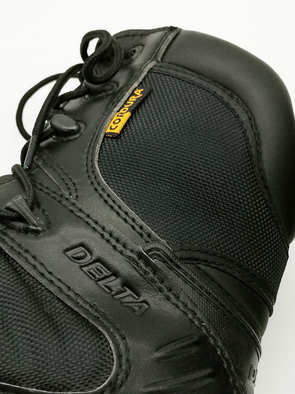 黑色三角洲沙漠靴