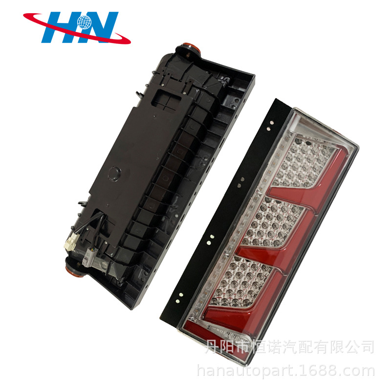 Marco de hierro pistola tres cuadrado trasero luz trasera adecuado para camión japonés luz trasera galvanoplastia luz trasera parachoques japonés