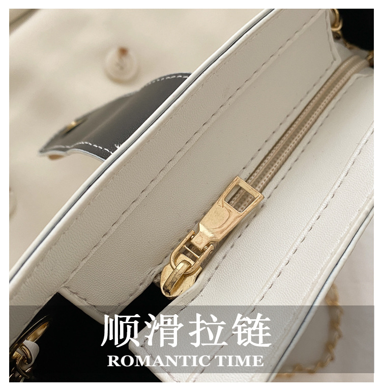 New  Trend Korean Fashion Chain Shoulder Wild Messenger Women's Small Square Bag display picture 25