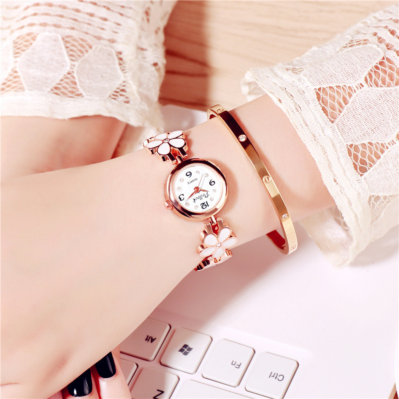 Lady Flower One Piece Buckle Quartz Women's Watches display picture 3