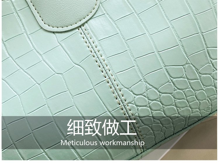 Fashion Korean Crocodile Pattern Messenger Shoulder Portable Pu Soft Surface Zipper Messenger Bag display picture 48